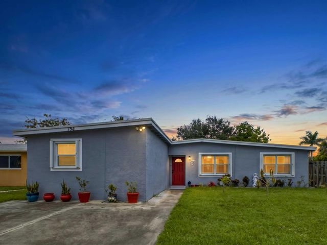 754 Hibiscus Drive, Royal Palm Beach, FL 33411