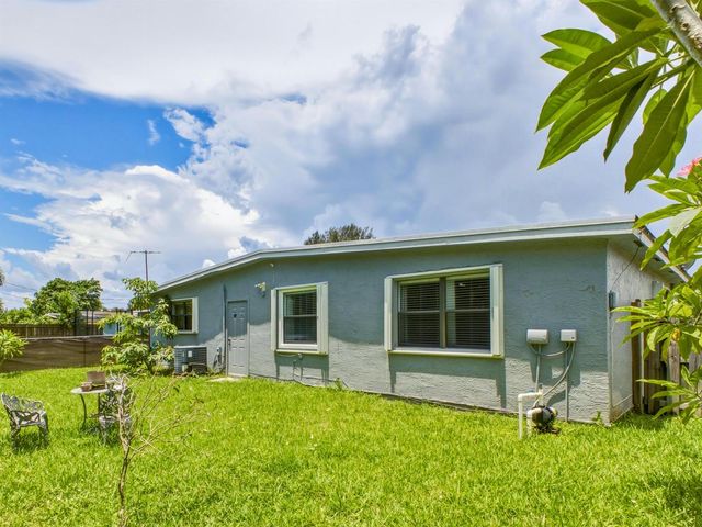 754 Hibiscus Drive, Royal Palm Beach, FL 33411