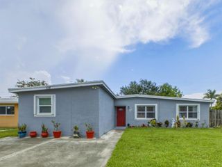 754 Hibiscus Drive, Royal Palm Beach, FL 33411