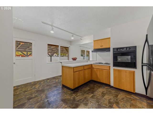 2764 COLUMBIA Blvd, St Helens, OR 97051