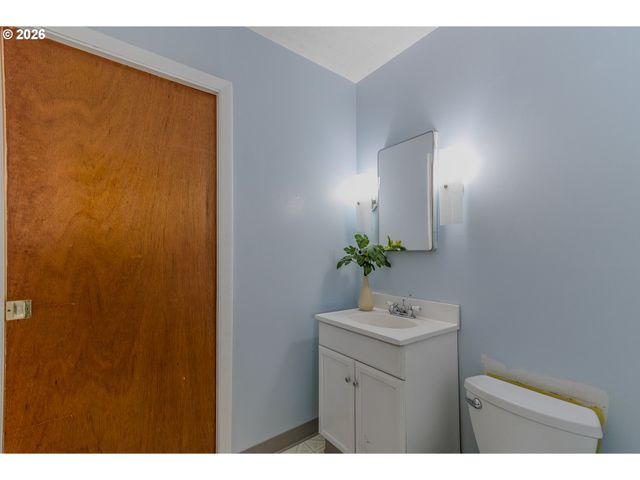2764 COLUMBIA Blvd, St Helens, OR 97051