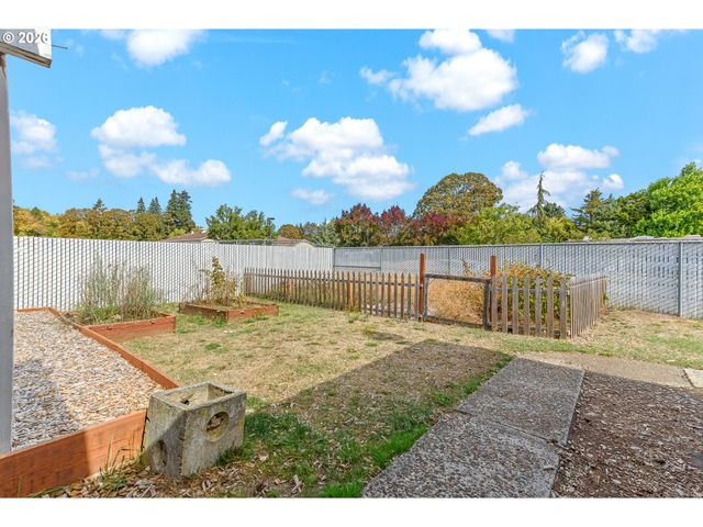 2764 COLUMBIA Blvd, St Helens, OR 97051