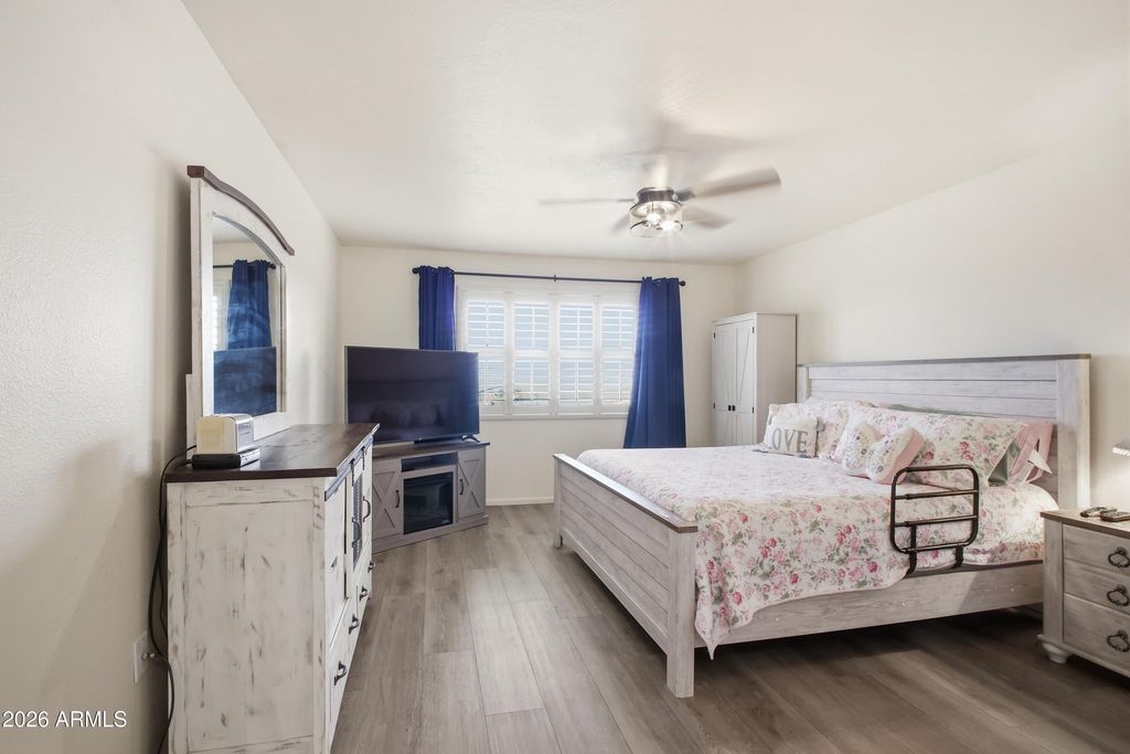 Image 12 of property listing at 18622 N MICA Drive, Sun City West, AZ 85375