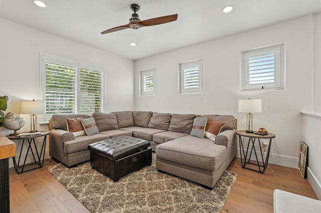 1082 Smith Way, Folsom, CA 95630