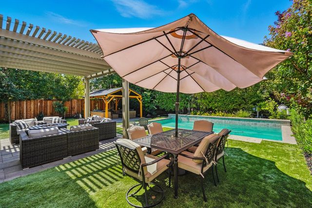 1082 Smith Way, Folsom, CA 95630