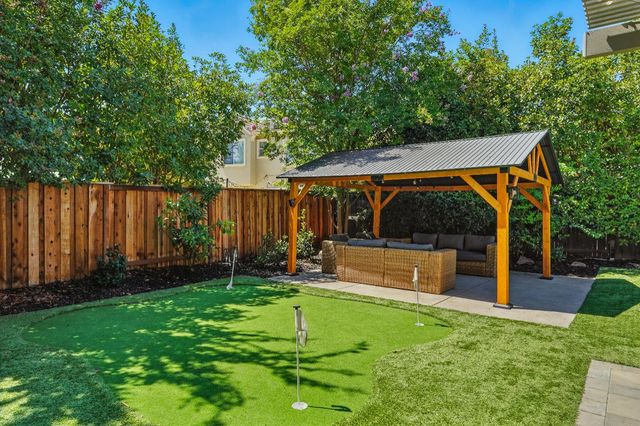 1082 Smith Way, Folsom, CA 95630
