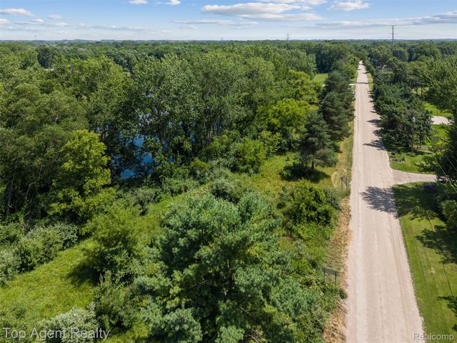 63888 Dequindre Road, Washington, MI 48095