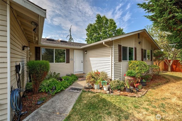 6410 65th Place NE, Marysville, WA 98270