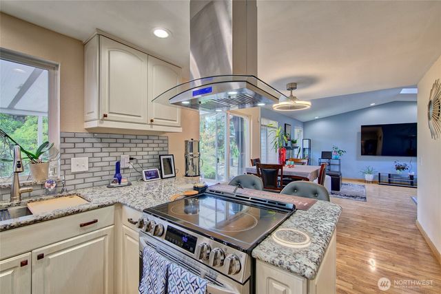 6410 65th Place NE, Marysville, WA 98270