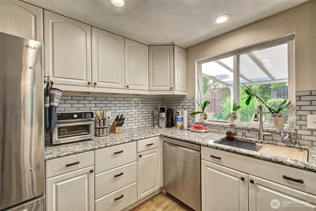 6410 65th Place NE, Marysville, WA 98270