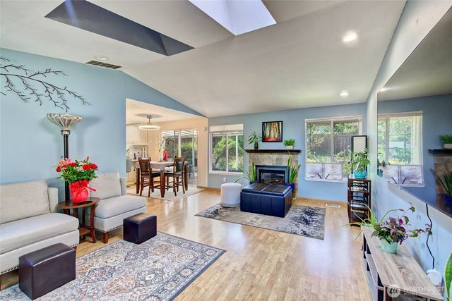 6410 65th Place NE, Marysville, WA 98270