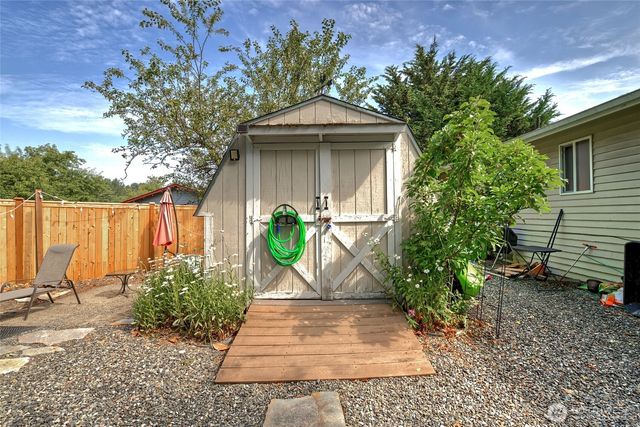 6410 65th Place NE, Marysville, WA 98270