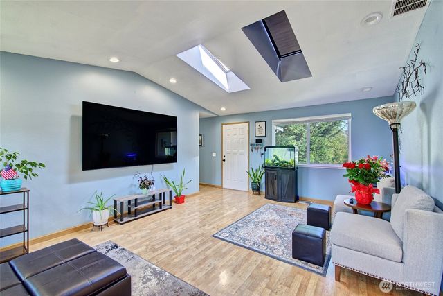 6410 65th Place NE, Marysville, WA 98270