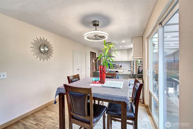 6410 65th Place NE, Marysville, WA 98270
