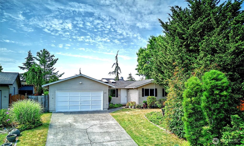 6410 65th Place NE, Marysville, WA 98270