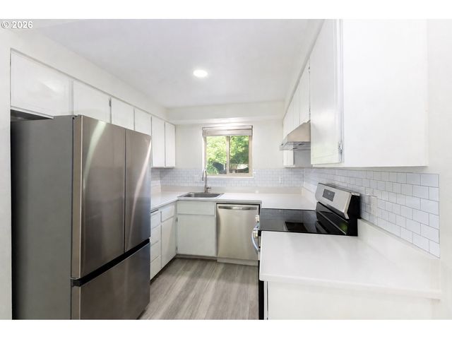 3116 Se CHESTNUT St, Milwaukie, OR 97267