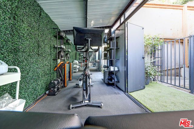 8326 Ridpath Drive, Los Angeles, CA 90046