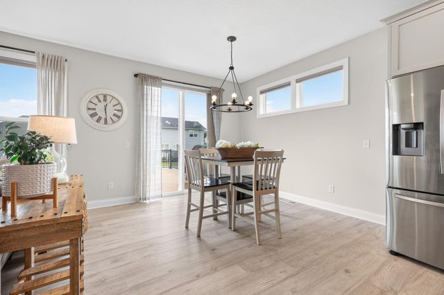 490 Elizabeth Way, Hudson, WI 54016
