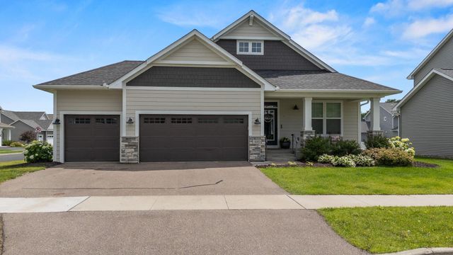 490 Elizabeth Way, Hudson, WI 54016