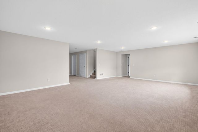 490 Elizabeth Way, Hudson, WI 54016