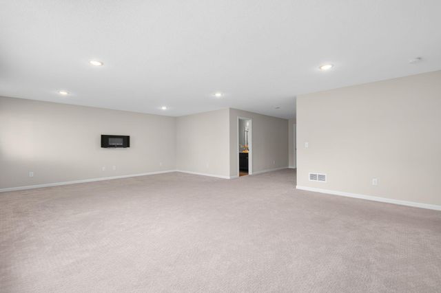 490 Elizabeth Way, Hudson, WI 54016