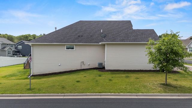 490 Elizabeth Way, Hudson, WI 54016
