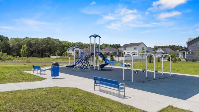 490 Elizabeth Way, Hudson, WI 54016