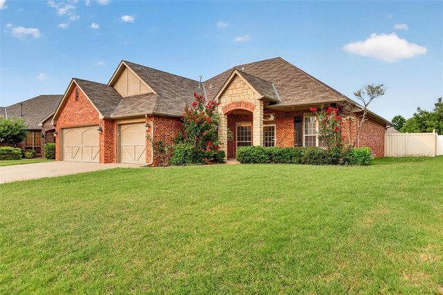 16700 Moorgate Lane, Edmond, OK 73012