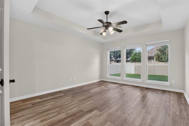 16700 Moorgate Lane, Edmond, OK 73012