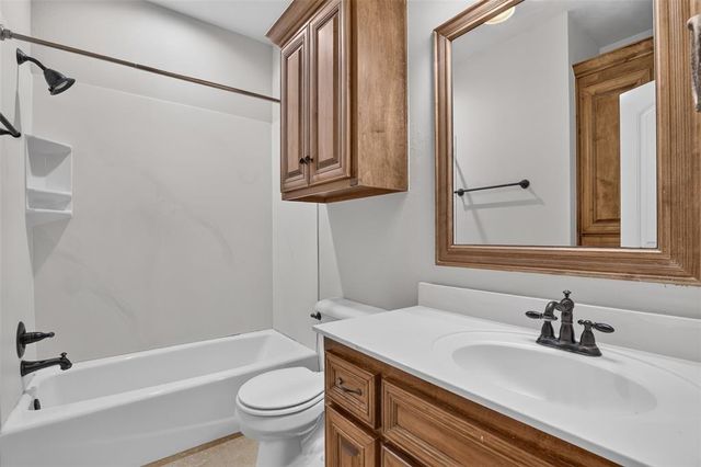 16700 Moorgate Lane, Edmond, OK 73012