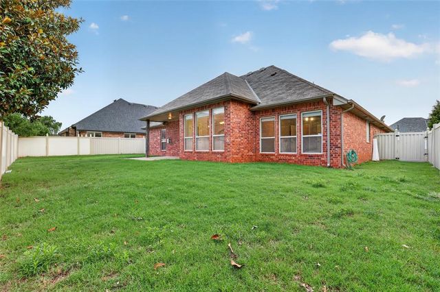 16700 Moorgate Lane, Edmond, OK 73012