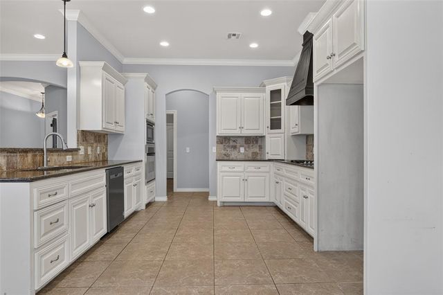 16700 Moorgate Lane, Edmond, OK 73012