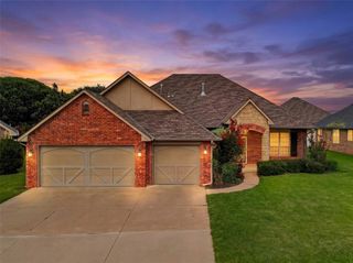 16700 Moorgate Lane, Edmond, OK 73012