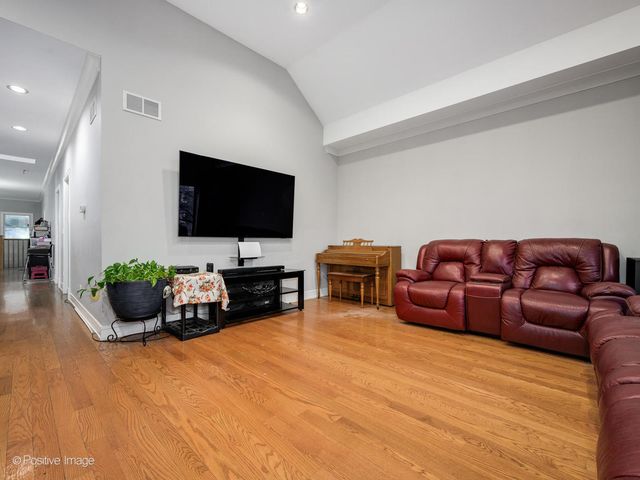 3740 N Pacific Avenue, Chicago, IL 60634