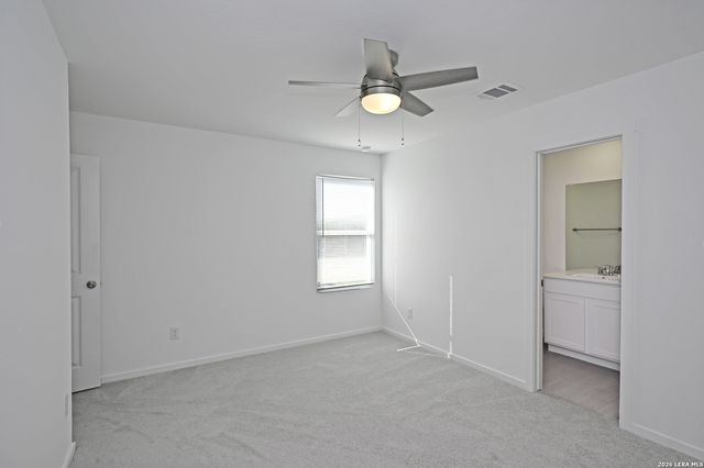 7639 VARO GLN, San Antonio, TX 78263