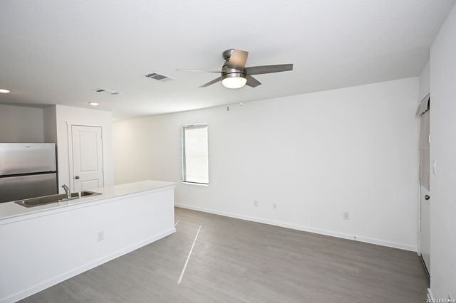 7639 VARO GLN, San Antonio, TX 78263
