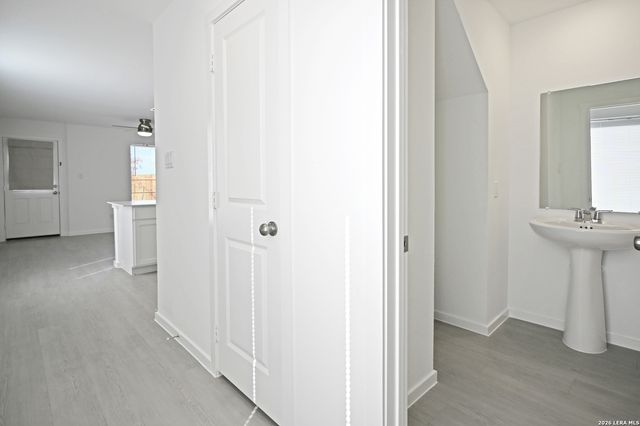 7639 VARO GLN, San Antonio, TX 78263