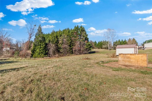 1079 Red Hill Creek Road, Dobson, NC 27017