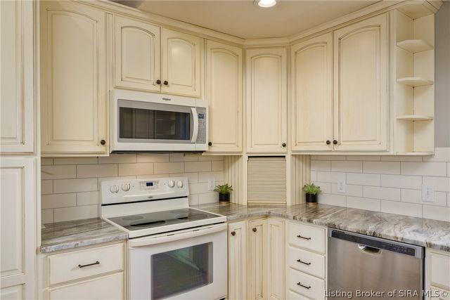 6205 Juniper Ridge Court, Charlestown, IN 47111