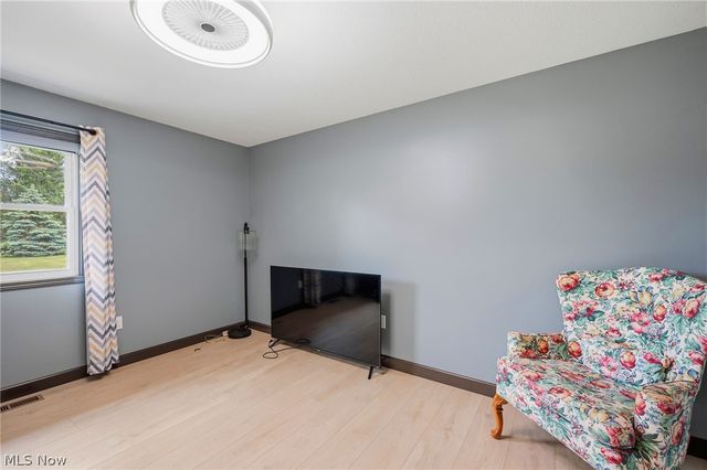 19474 Benbow Road, Strongsville, OH 44136
