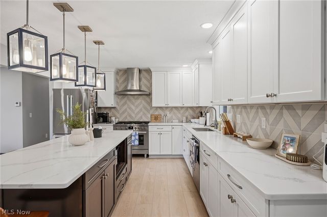 19474 Benbow Road, Strongsville, OH 44136