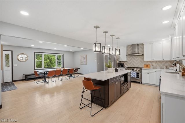 19474 Benbow Road, Strongsville, OH 44136