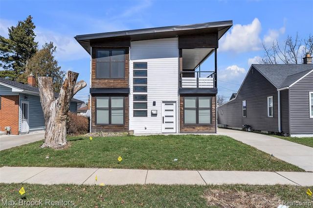 51 E Shevlin Avenue, Hazel Park, MI 48030