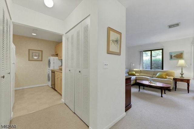 50 Rock Rd B10, Hawthorne Boro, NJ 07506