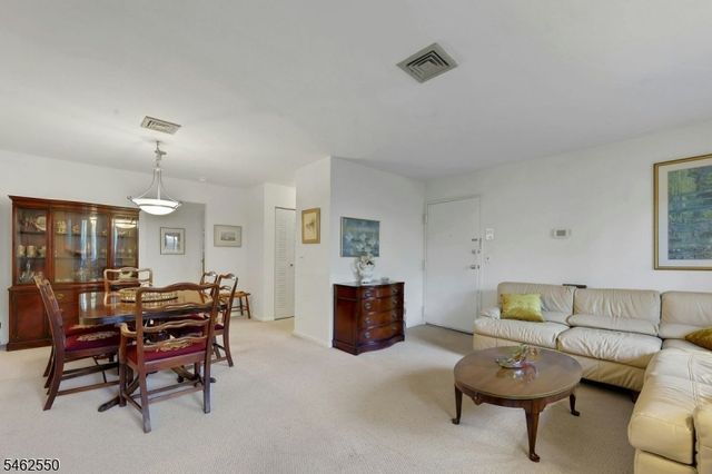 50 Rock Rd B10, Hawthorne Boro, NJ 07506