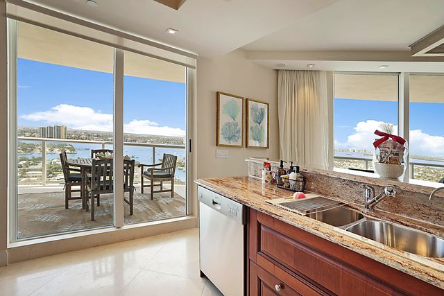 2700 N OCEAN Drive 2206B, Singer Island, FL 33404