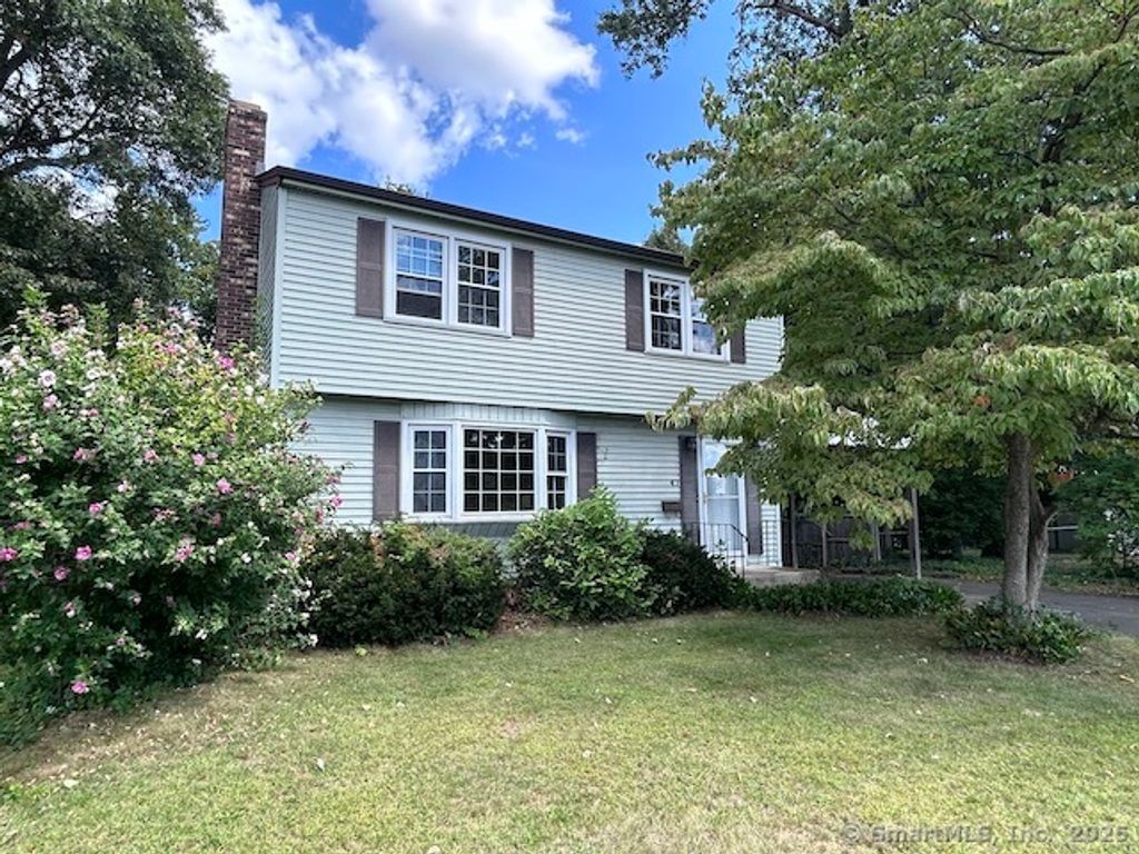 47 Crestwood Drive, Manchester, CT 06040