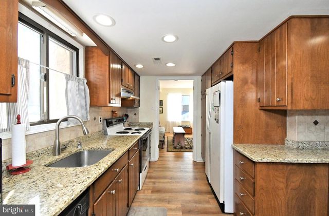 71 GOLF CLUB DR, Langhorne, PA 19047