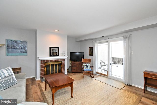 71 GOLF CLUB DR, Langhorne, PA 19047