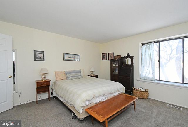 71 GOLF CLUB DR, Langhorne, PA 19047